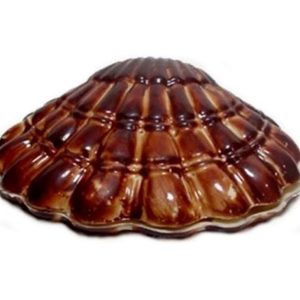 Chocolate World Hollow Figure Moulds - H445 - Scallop 90mm - 90x78x36mm